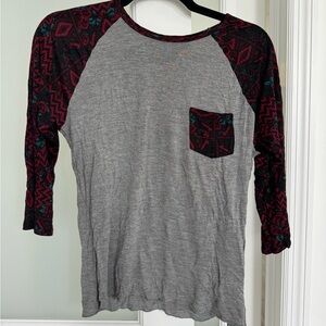 3/4 sleeve pattern shirt